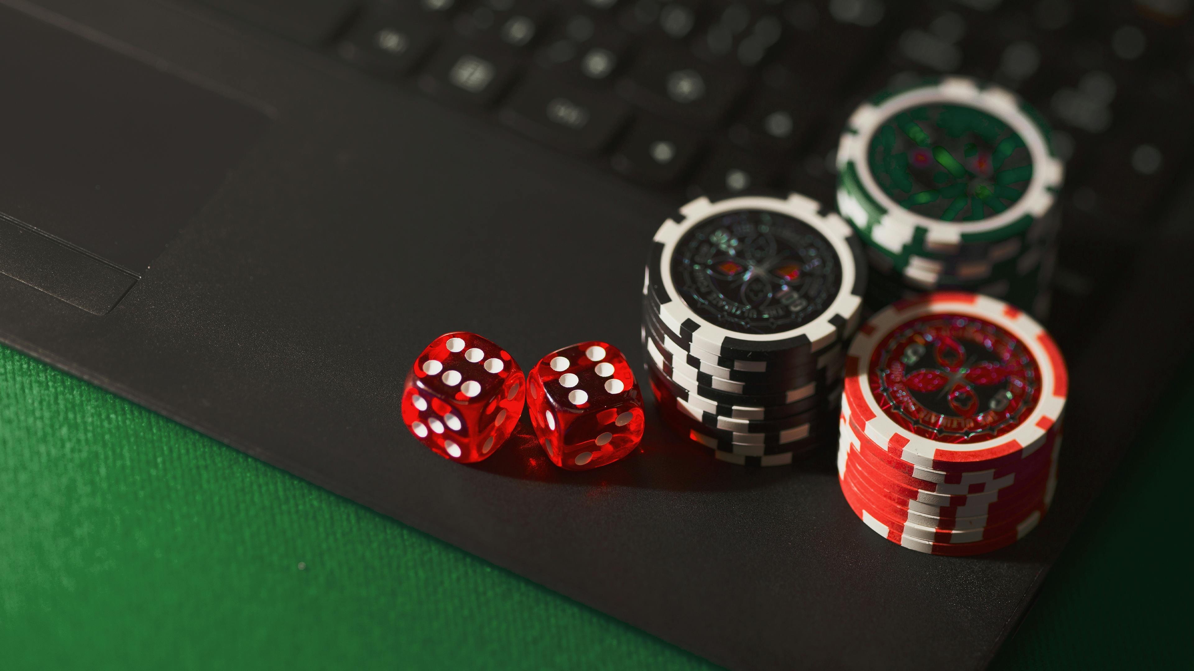 Dream Catcher live wheel interface on asiabet33 showing multiplier segments