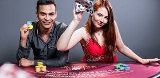 Promotional calendar showing seasonal reload offers and holiday bonus windows on asiabet33